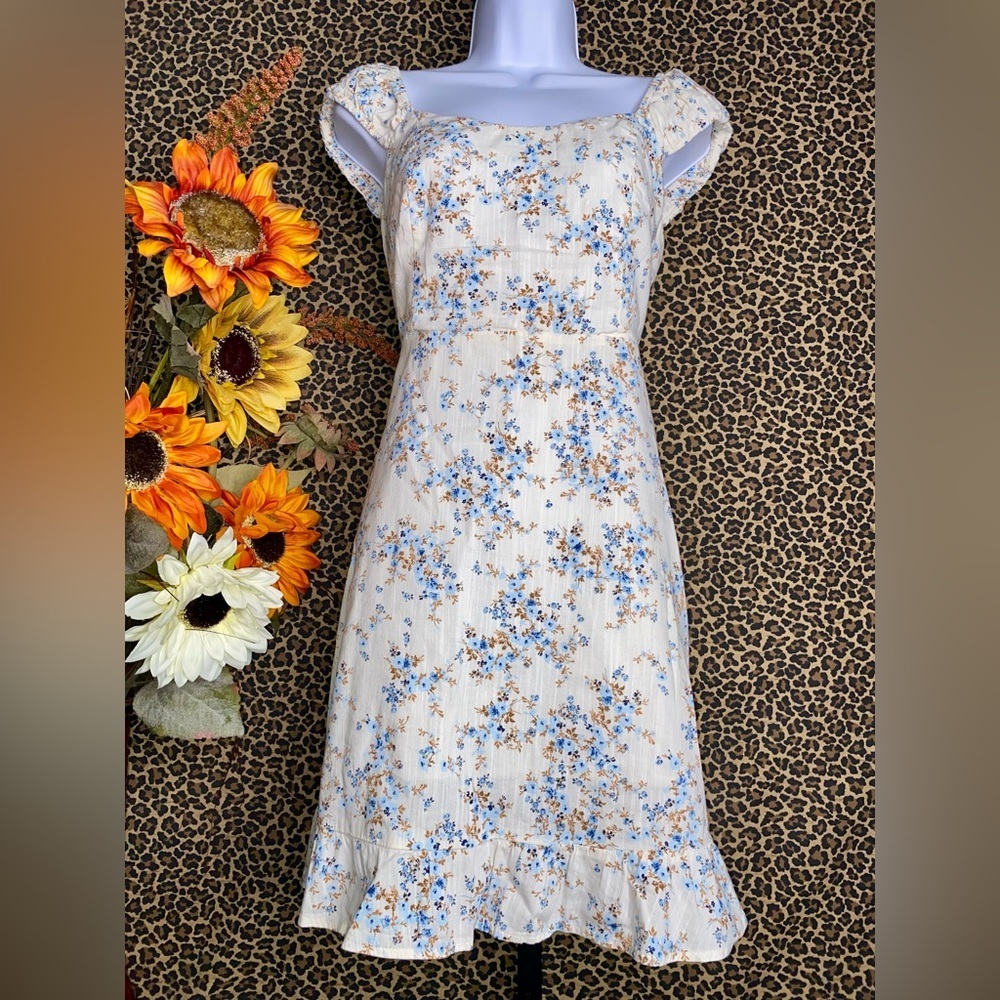 🦋B2G1🦋OLD NAVY Floral Cap Sleeve Fit & Flare Dress | MEDIUM - Picture 2 of 9